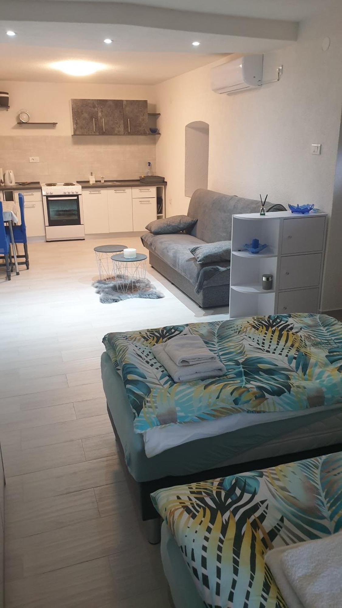 Apartman Lusi Buzdohanj Exterior foto
